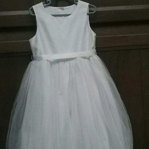 Girls flower girl or 1st communion dress, size 6